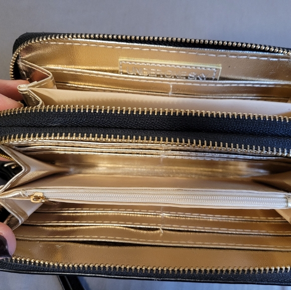 Wallet - Picture 6 of 7